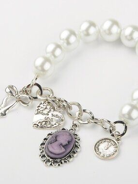 New glass pearl beaded and cameo charm stretch bracelet